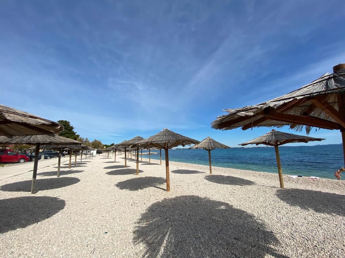 Apartmani Villa Adriatic Vir Eksteriør bilde