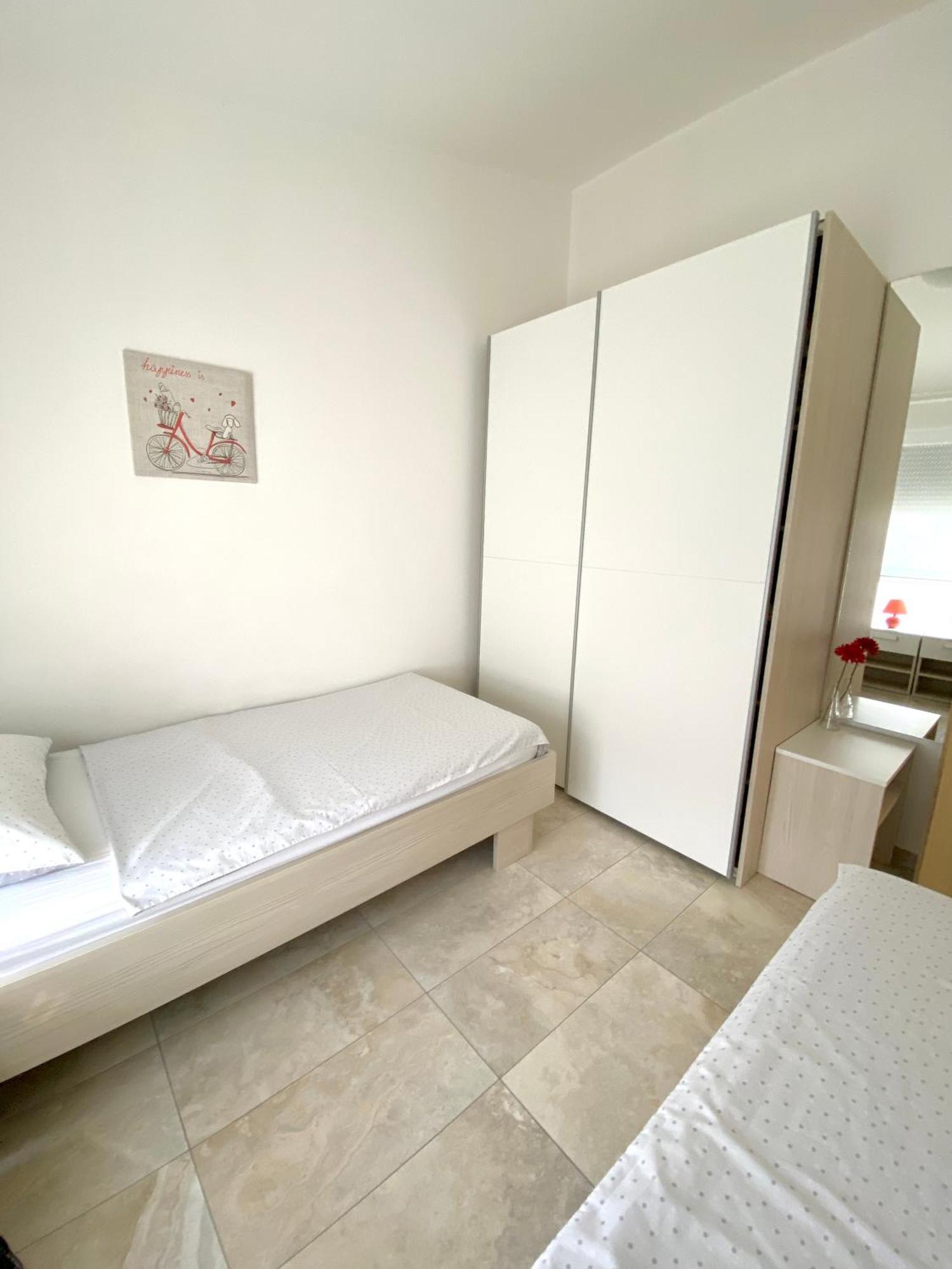 Apartmani Villa Adriatic Vir Eksteriør bilde