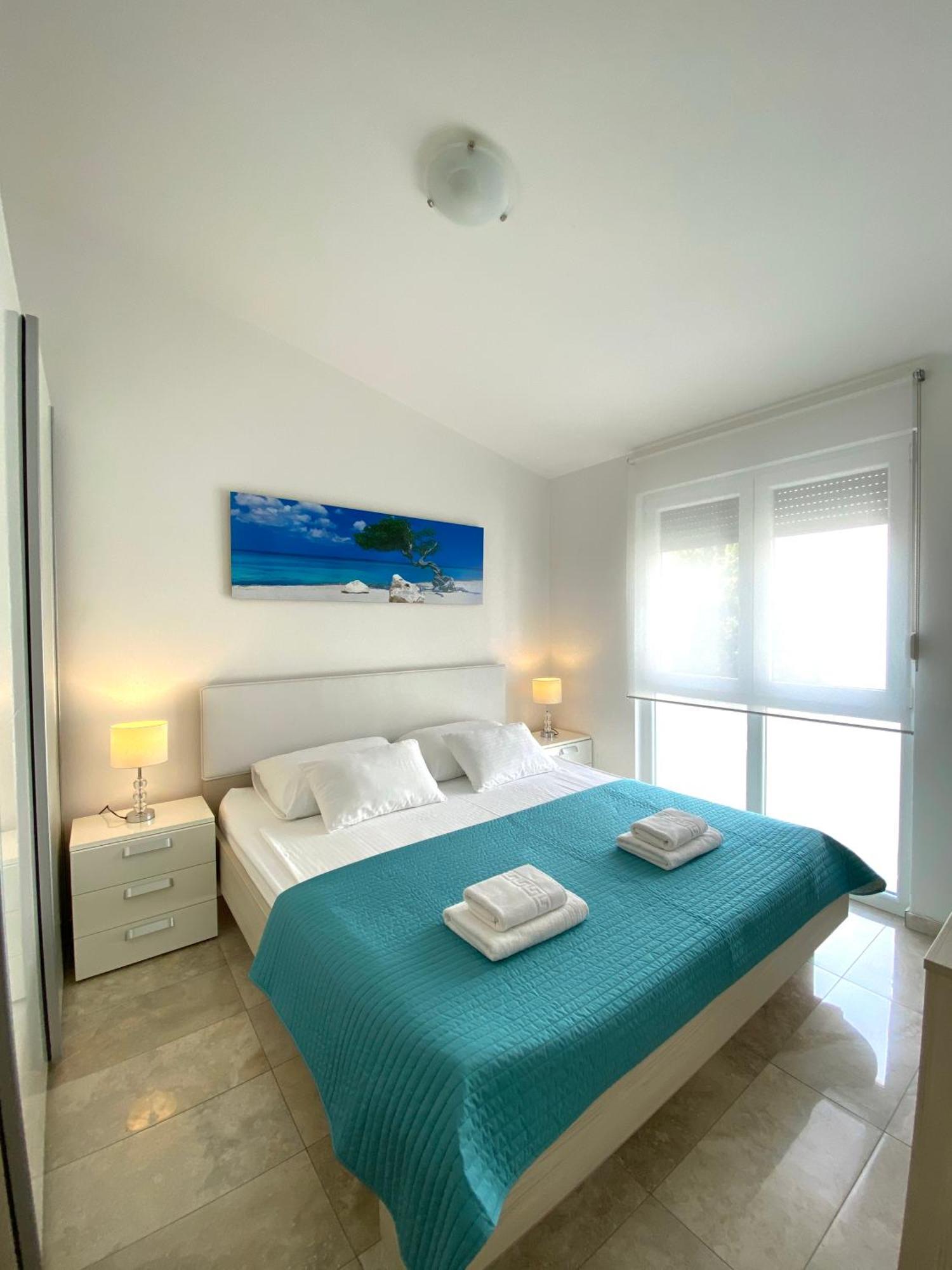 Apartmani Villa Adriatic Vir Eksteriør bilde