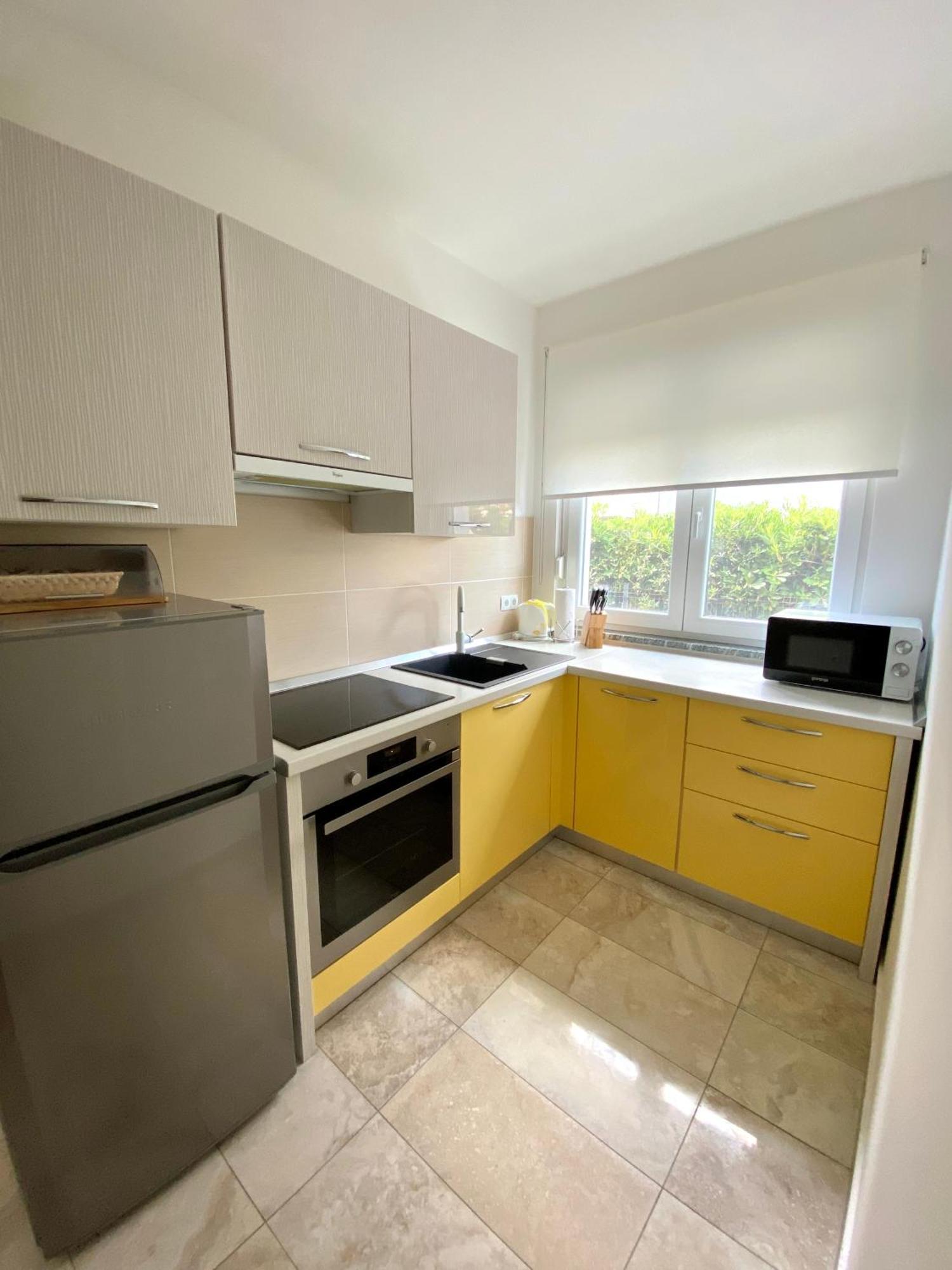Apartmani Villa Adriatic Vir Eksteriør bilde