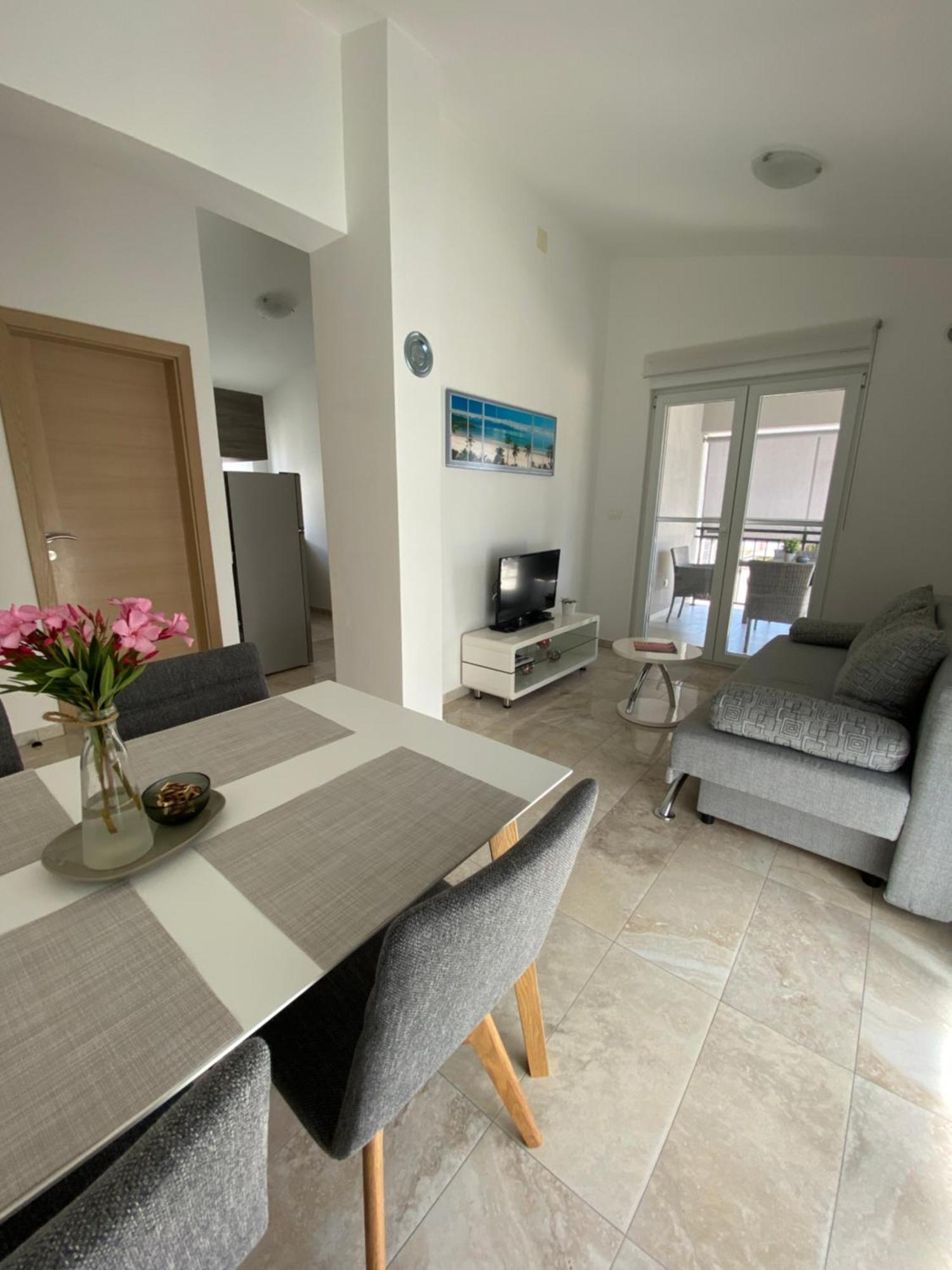 Apartmani Villa Adriatic Vir Eksteriør bilde