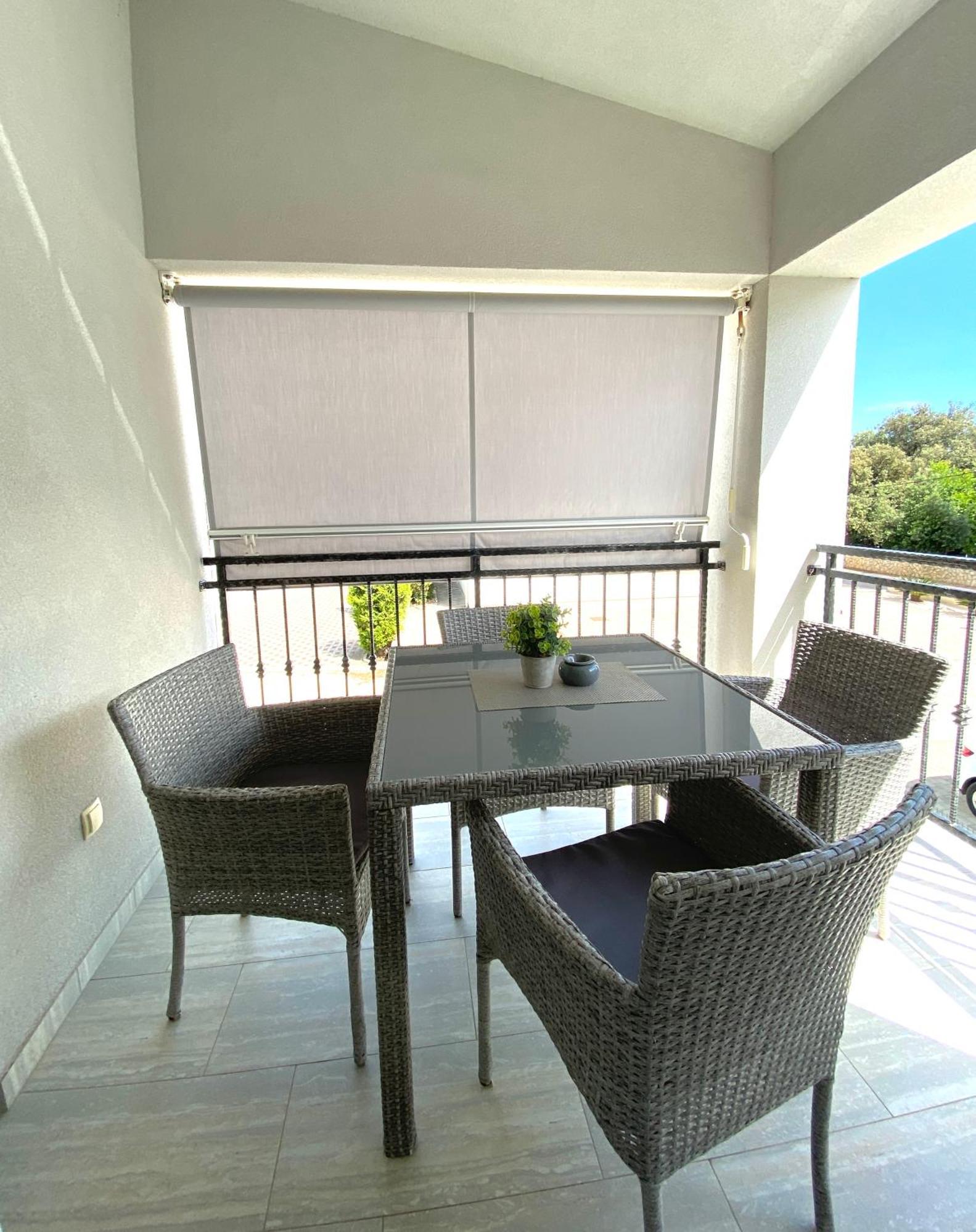 Apartmani Villa Adriatic Vir Eksteriør bilde