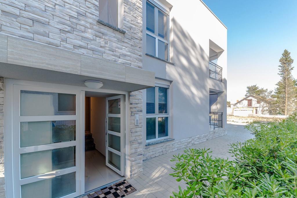 Apartmani Villa Adriatic Vir Eksteriør bilde