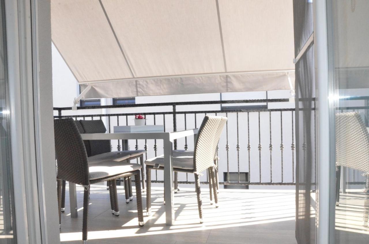Apartmani Villa Adriatic Vir Eksteriør bilde